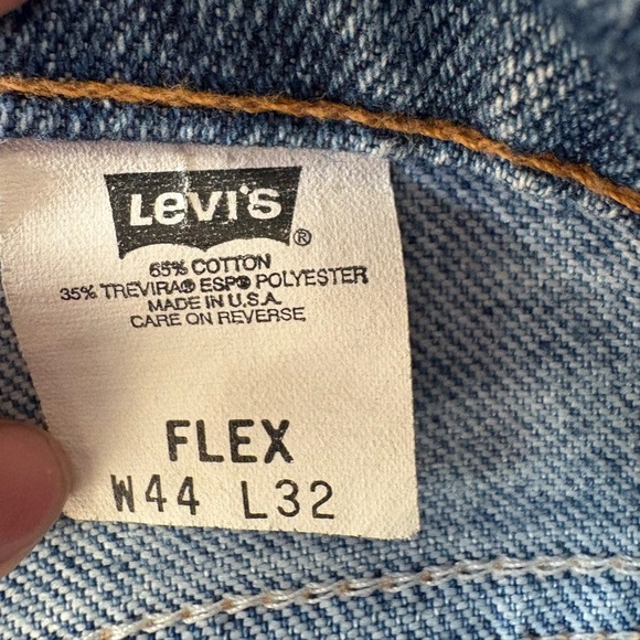 Signature Levi Strauss flex, W44xL32 men’s light washed straight leg denim jean. - Picture 8 of 8
